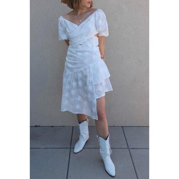 House of Sunny Prairie Sundress Pearl White Dress‎ Embroidered Floral Size 2 - Picture 2 of 8